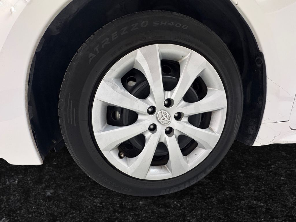 2023 Toyota Corolla LE photo 26