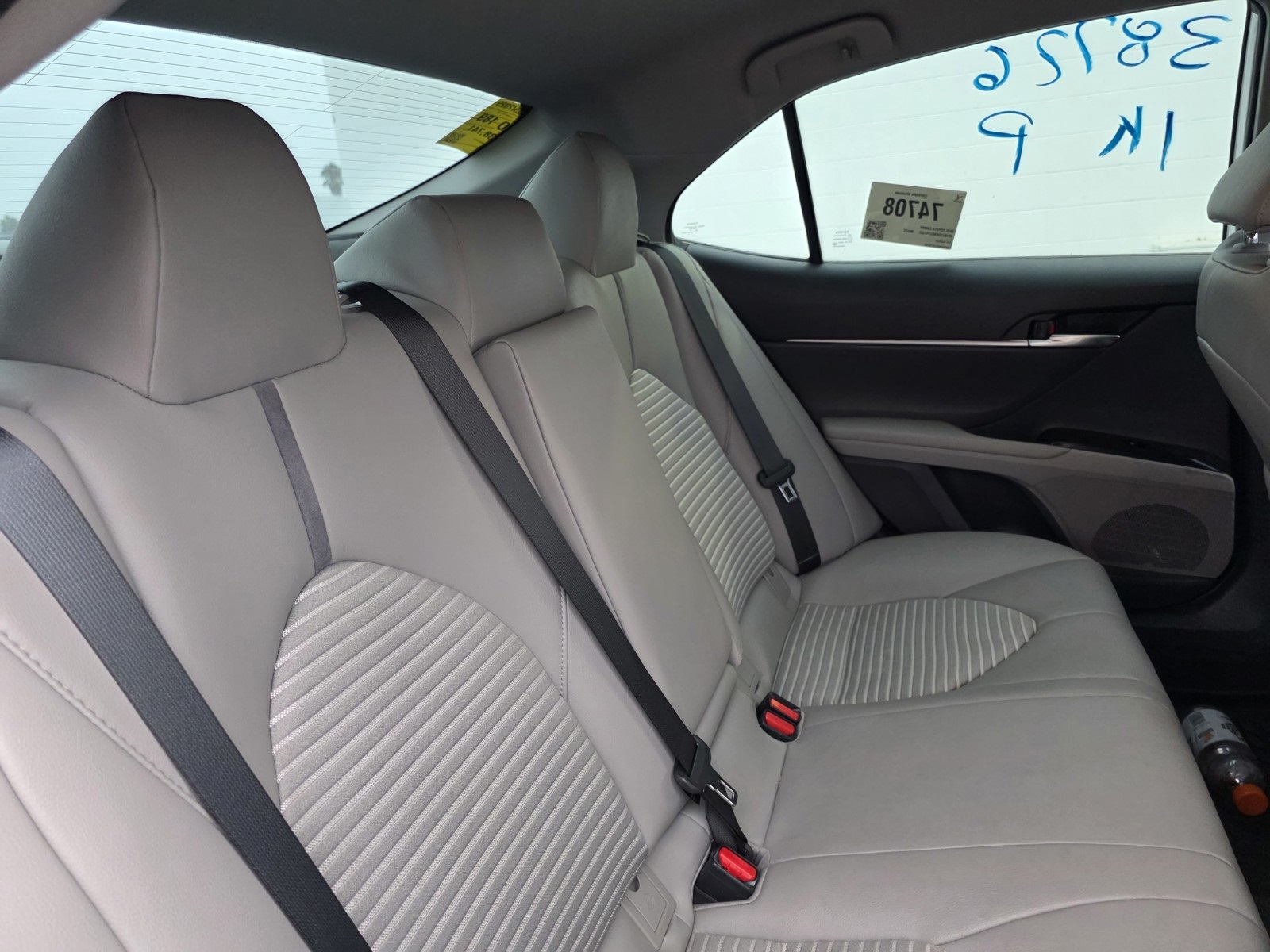 2019 Toyota Camry SE photo 13