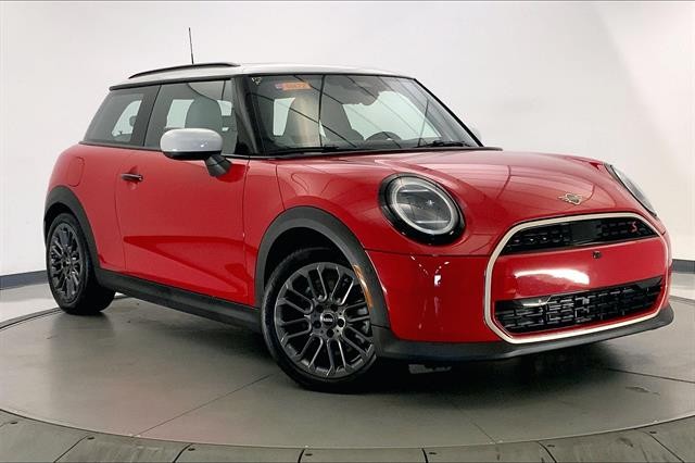 2025 MINI Hardtop 2 Door S's photo