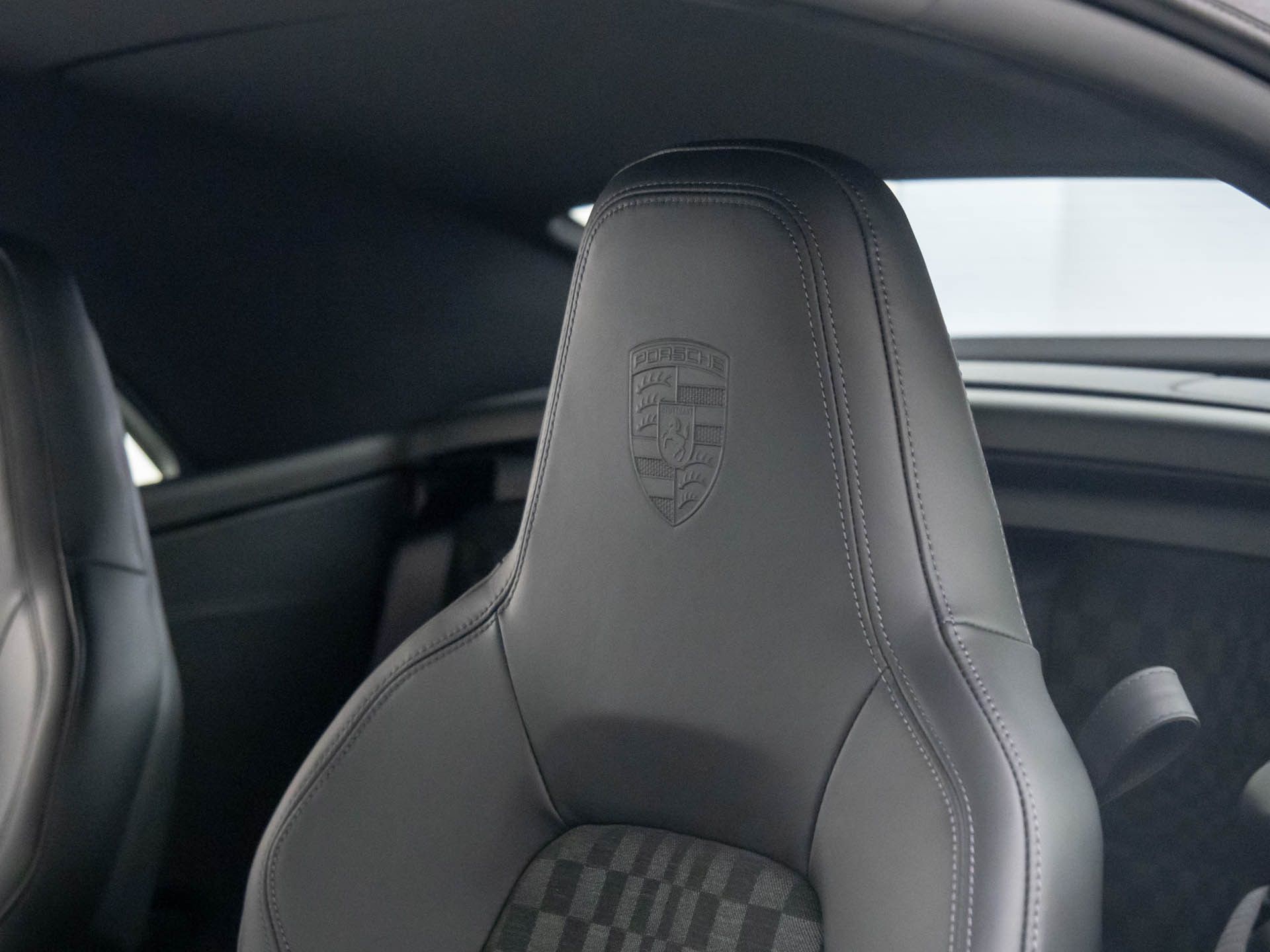 2026 Porsche 911 GTS photo 16