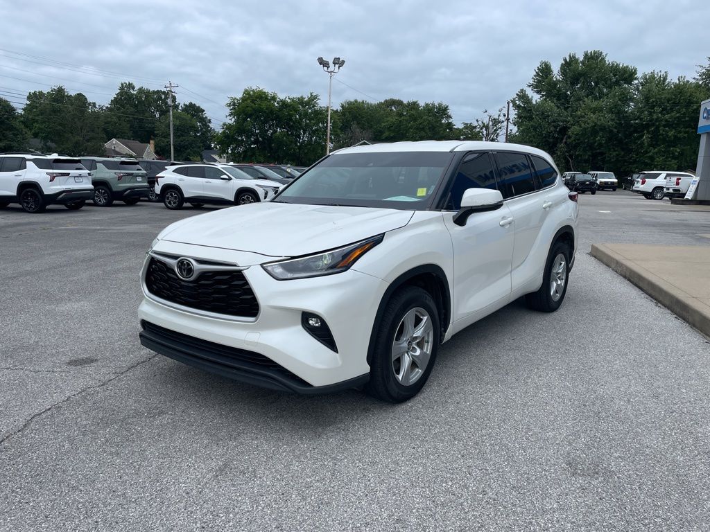 Used 2021 White Toyota LE image 4