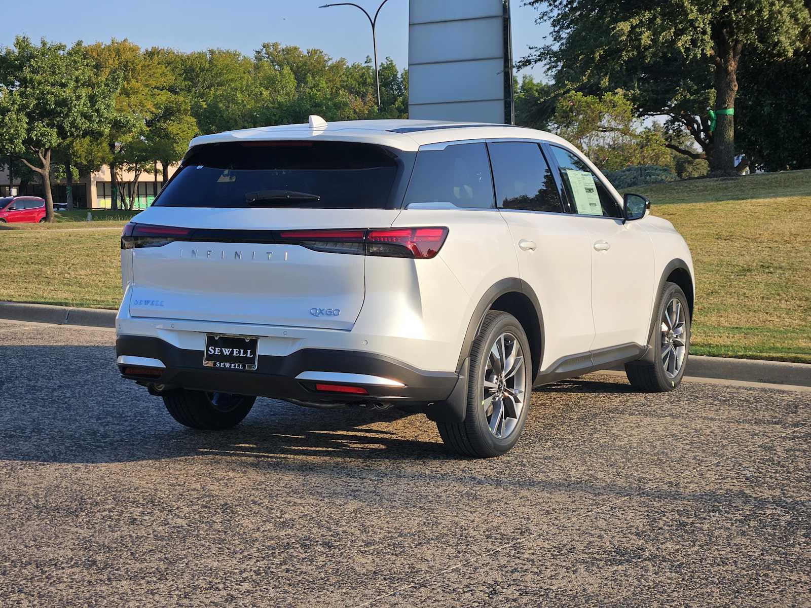 2026 Infiniti QX60 Pure photo 4