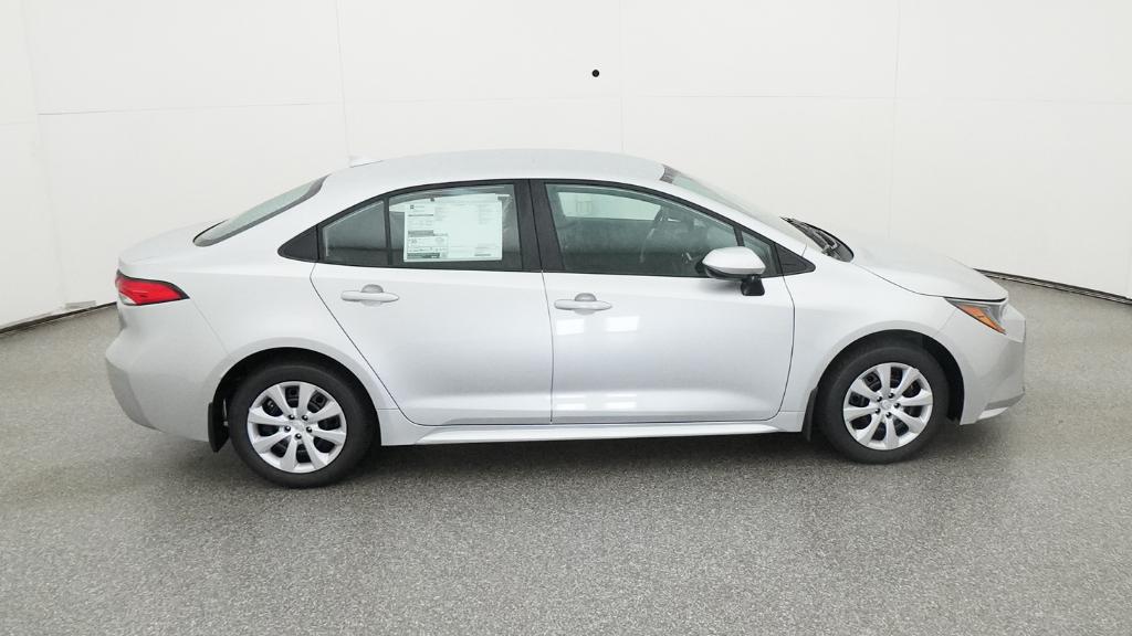 2025 Toyota Corolla LE photo 22