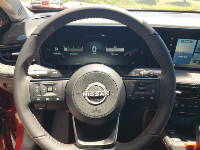 2025 Nissan Kicks SR photo 8