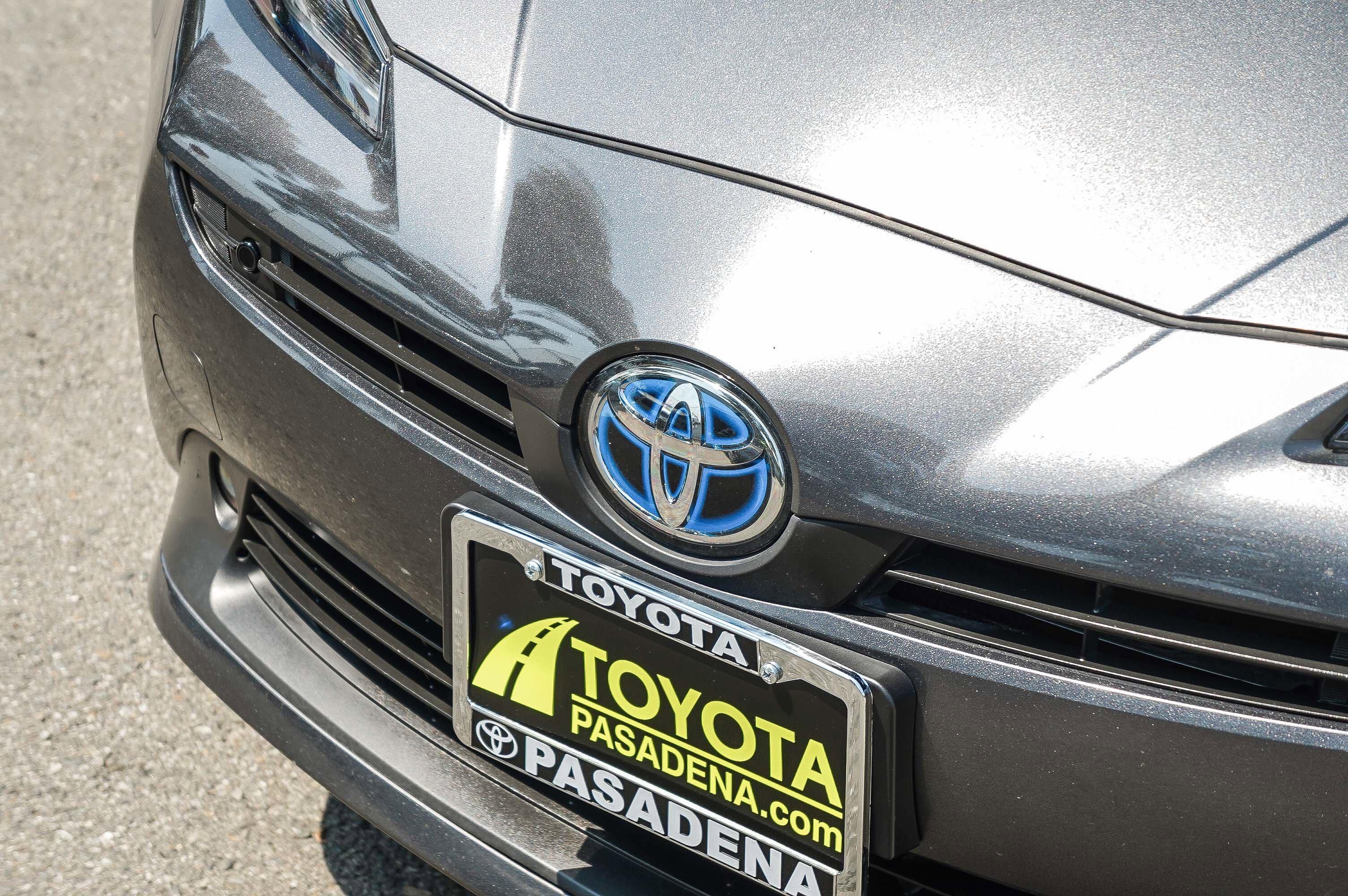 2022 Toyota Prius Limited photo 8