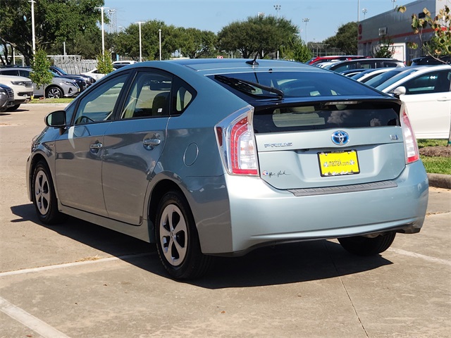 2015 Toyota Prius Four photo 7
