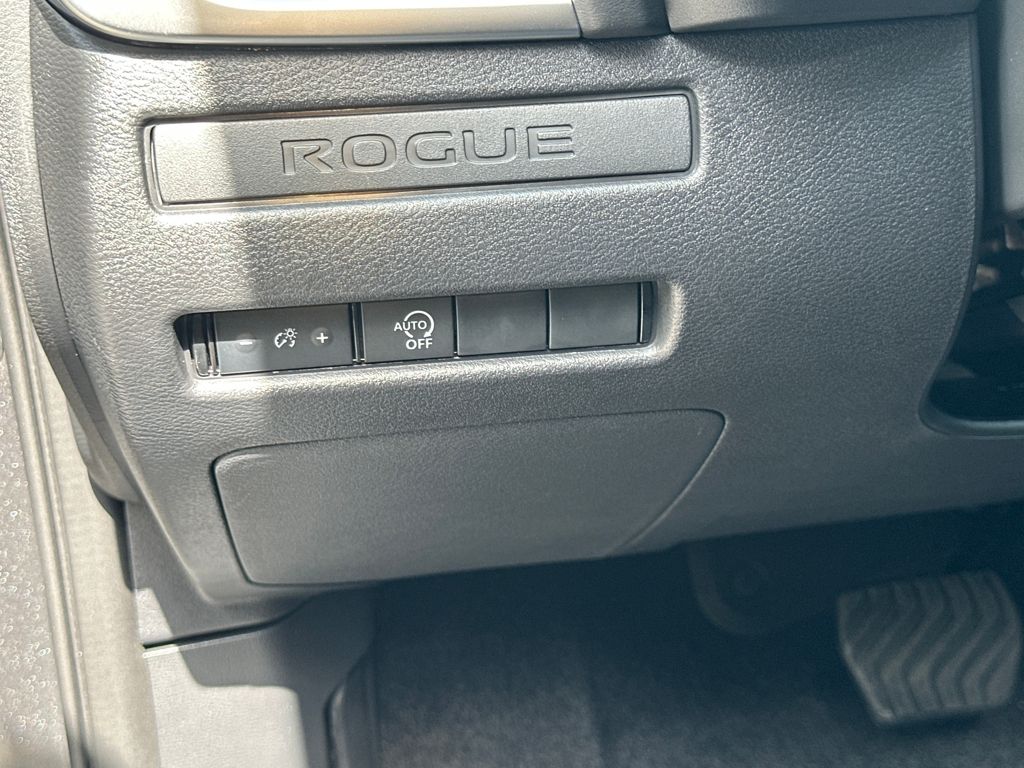2026 Nissan Rogue S photo 12