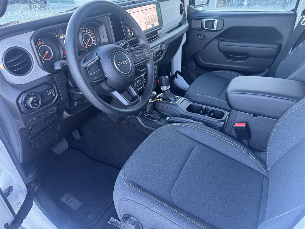 2025 Jeep Gladiator Sport photo 10