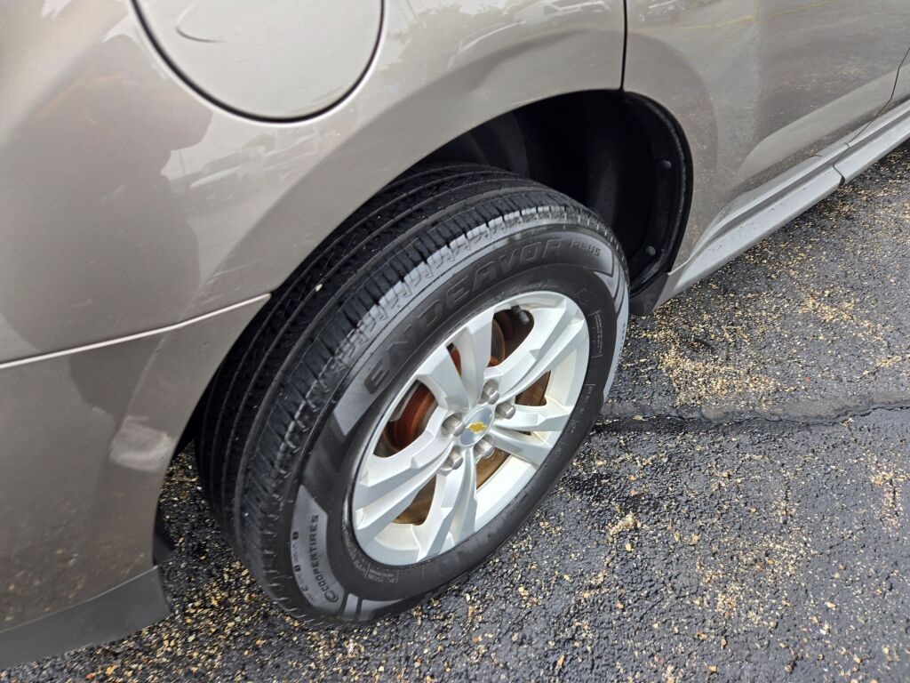 2012 Chevrolet Equinox photo 3