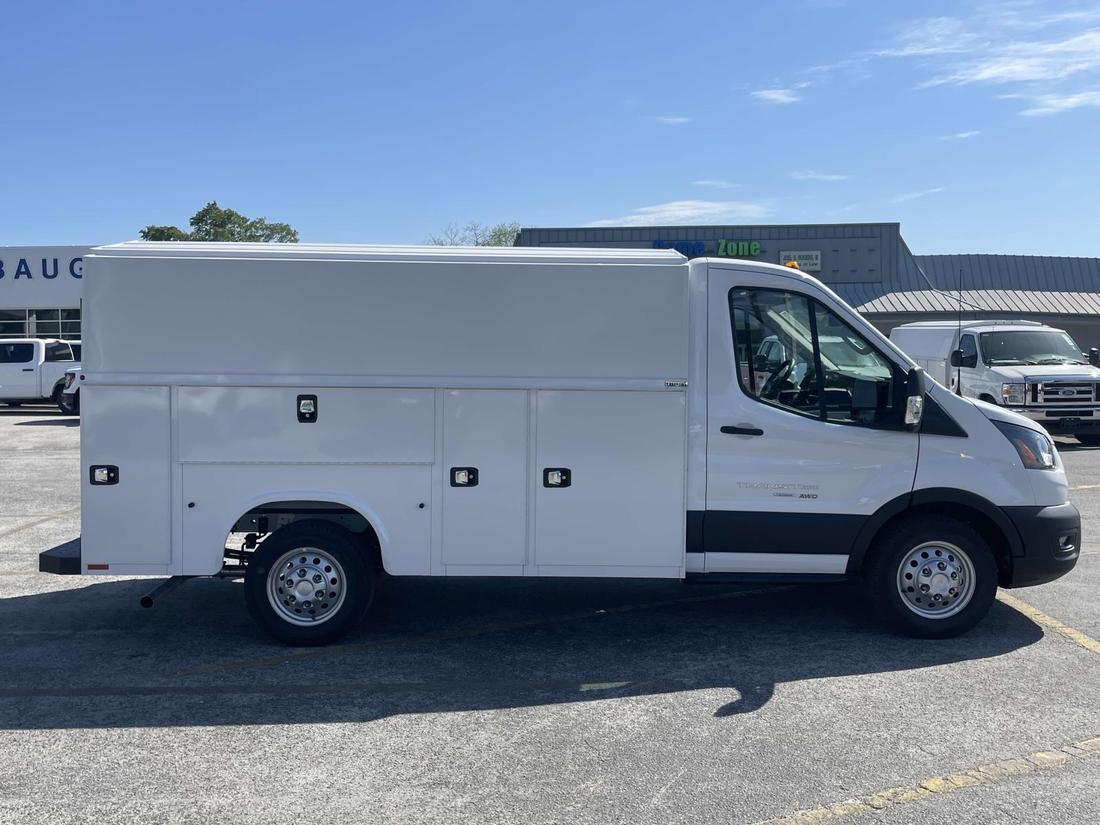 2024 Ford Transit Chassis Cutaway photo 2
