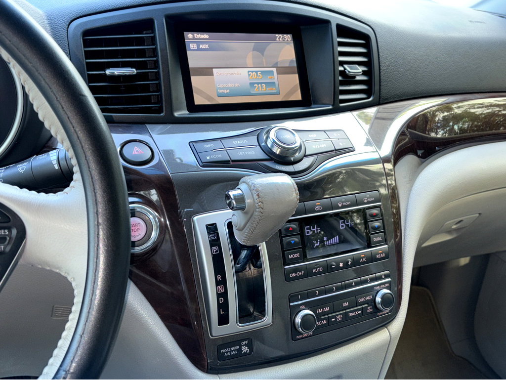 2015 Nissan Quest SL photo 10
