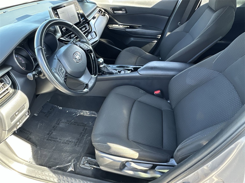 2019 Toyota C-HR XLE photo 22