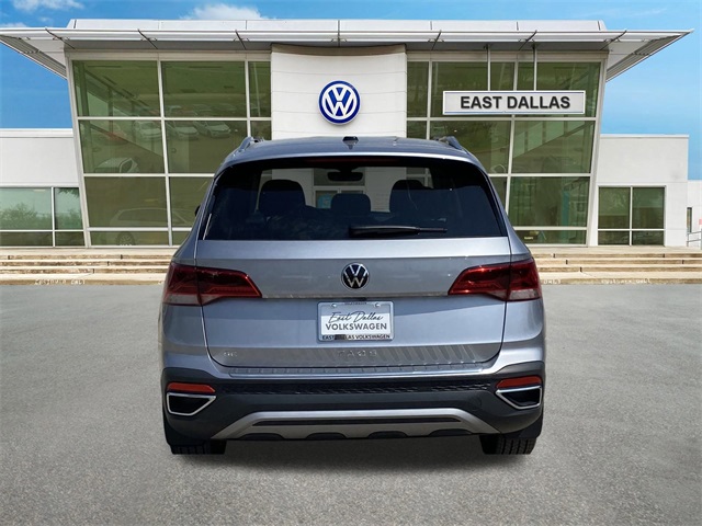 2024 Volkswagen Taos SE photo 4