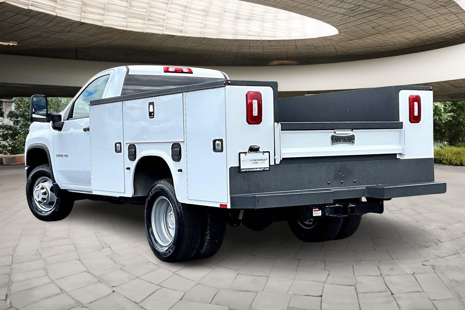 2025 Chevrolet Silverado 3500HD Work Truck photo 3