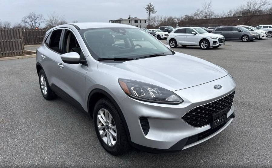 2020 Ford Escape SE's photo