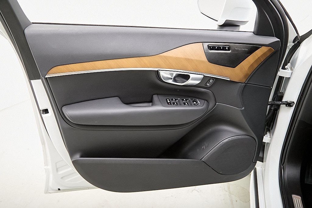 2023 VOLVO XC90 - Image 10