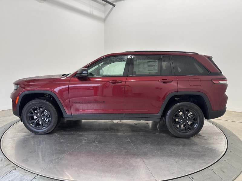 2025 Jeep Grand Cherokee Altitude photo 4