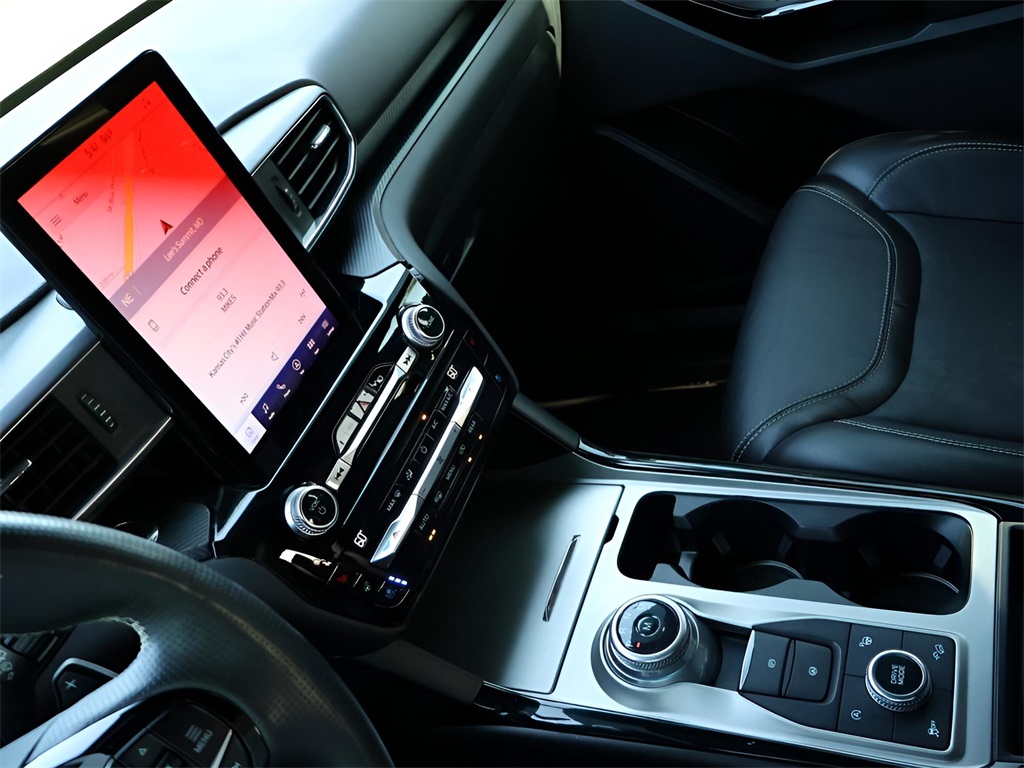 2021 Ford Explorer ST photo 21