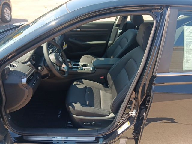 2025 Nissan Altima 2.5 SV photo 15