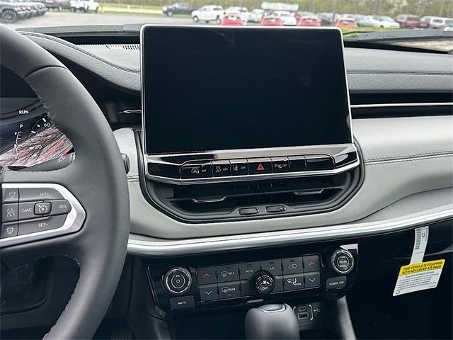 2025 Jeep Compass Limited photo 24