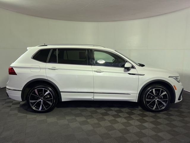 2024 Volkswagen Tiguan SEL R-Line Black photo 6