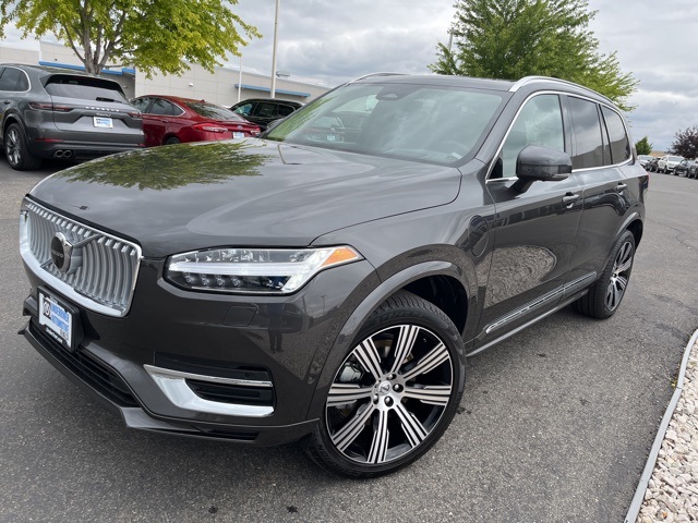 2025 Volvo XC90 T8 photo 3