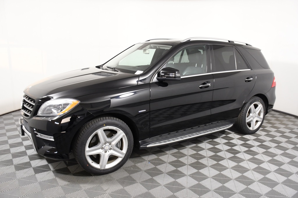 Used 2012 Mercedes-Benz M-Class ML550 with VIN 4JGDA7DB8CA095730 for sale in Richfield, Minnesota