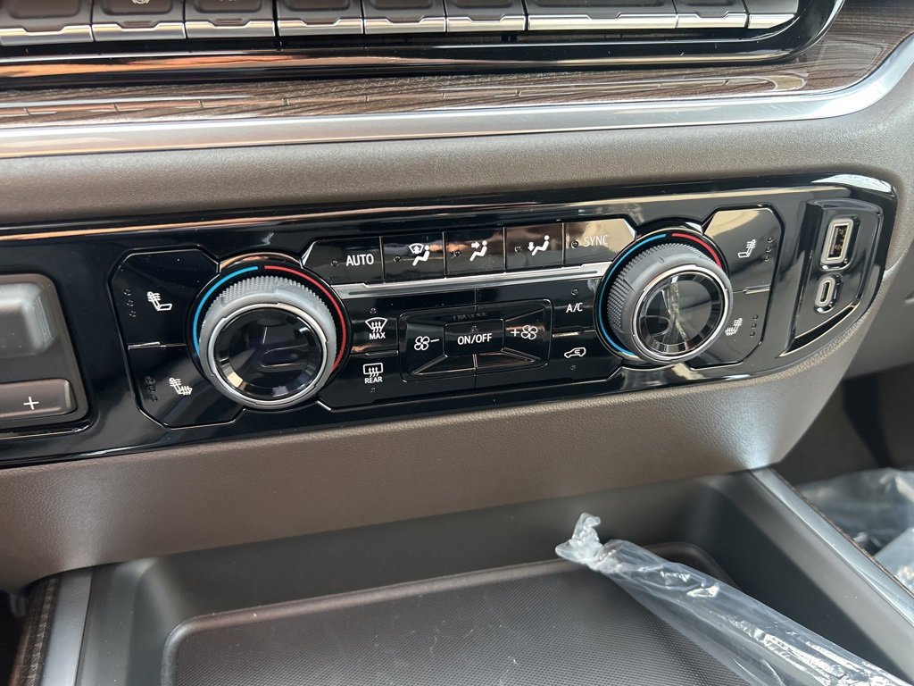 2025 Chevrolet Silverado 2500HD LT photo 13