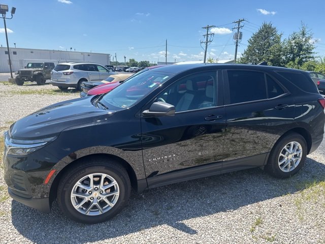 2023 Chevrolet Equinox LS photo 4