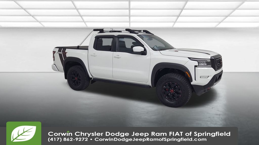 2022 Nissan Frontier PRO-4X photo 2