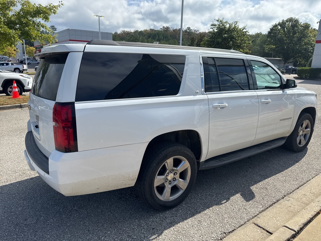 2019 Chevrolet Suburban LT photo 3