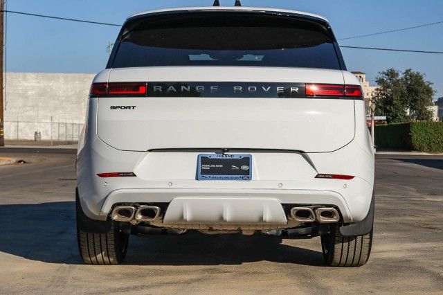 2025 Land Rover Range Rover Sport SE photo 2