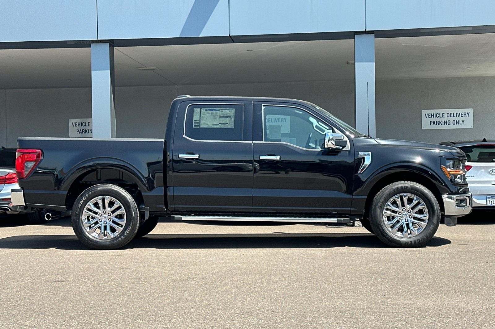 2025 Ford F-150 XLT photo 2