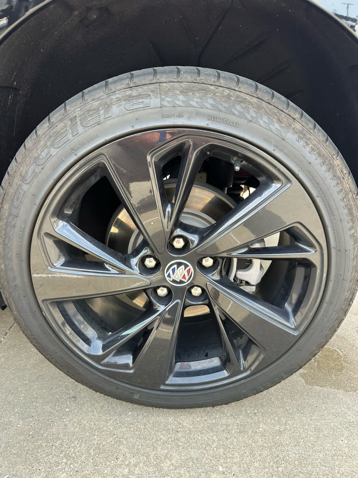 2023 Buick Envision Essence photo 7