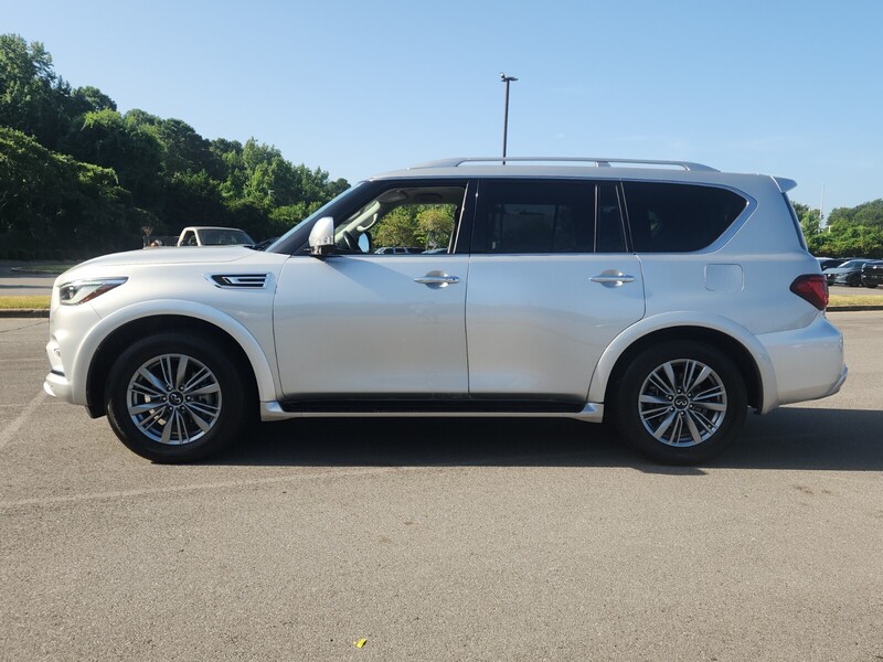 2021 Infiniti QX80 Luxe photo 6