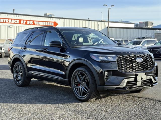 2025 Ford Explorer ST-LINE's photo
