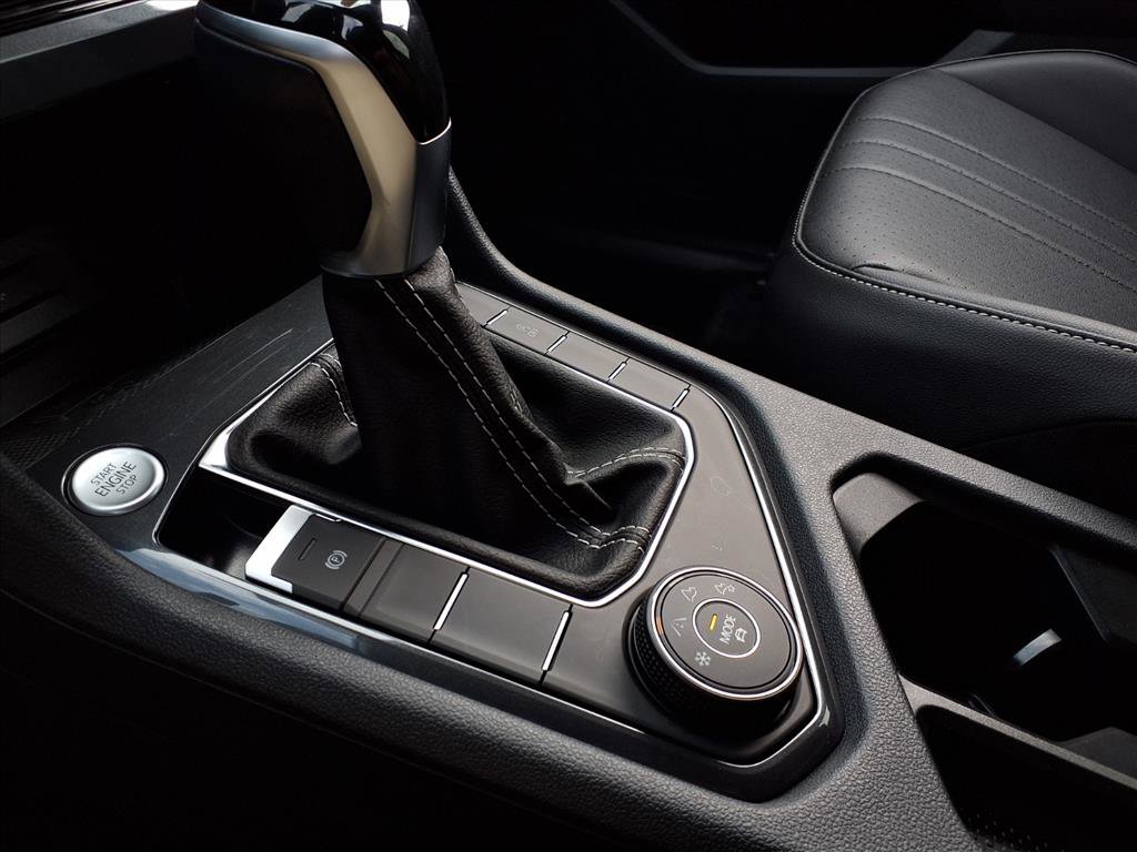 2022 Volkswagen Tiguan SE photo 22