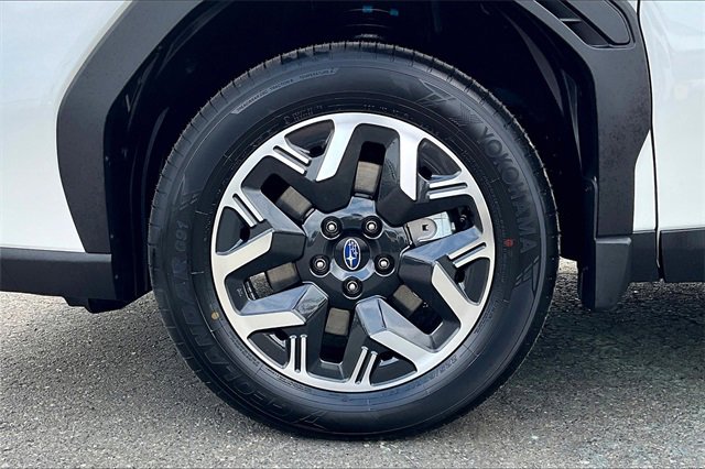 2025 Subaru Forester Premium photo 11