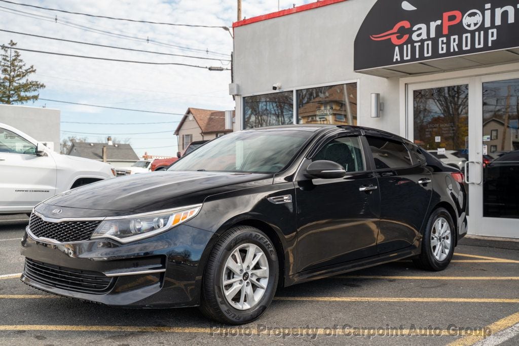 2017 Kia Optima LX's photo