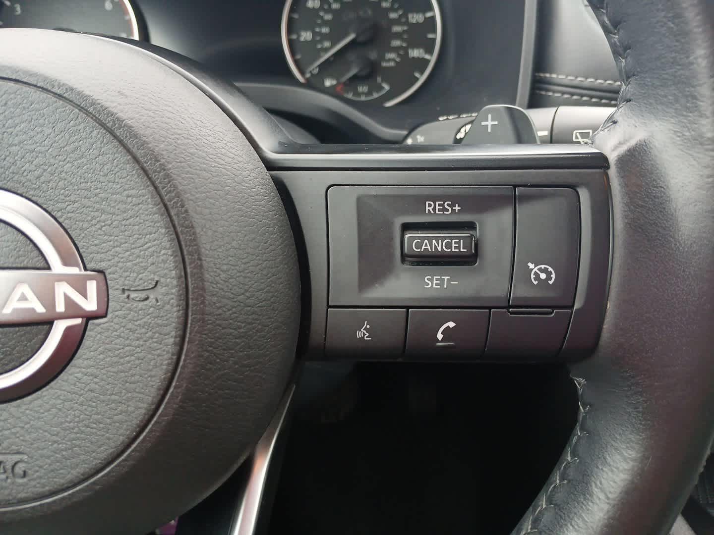 2022 Nissan Rogue S photo 13