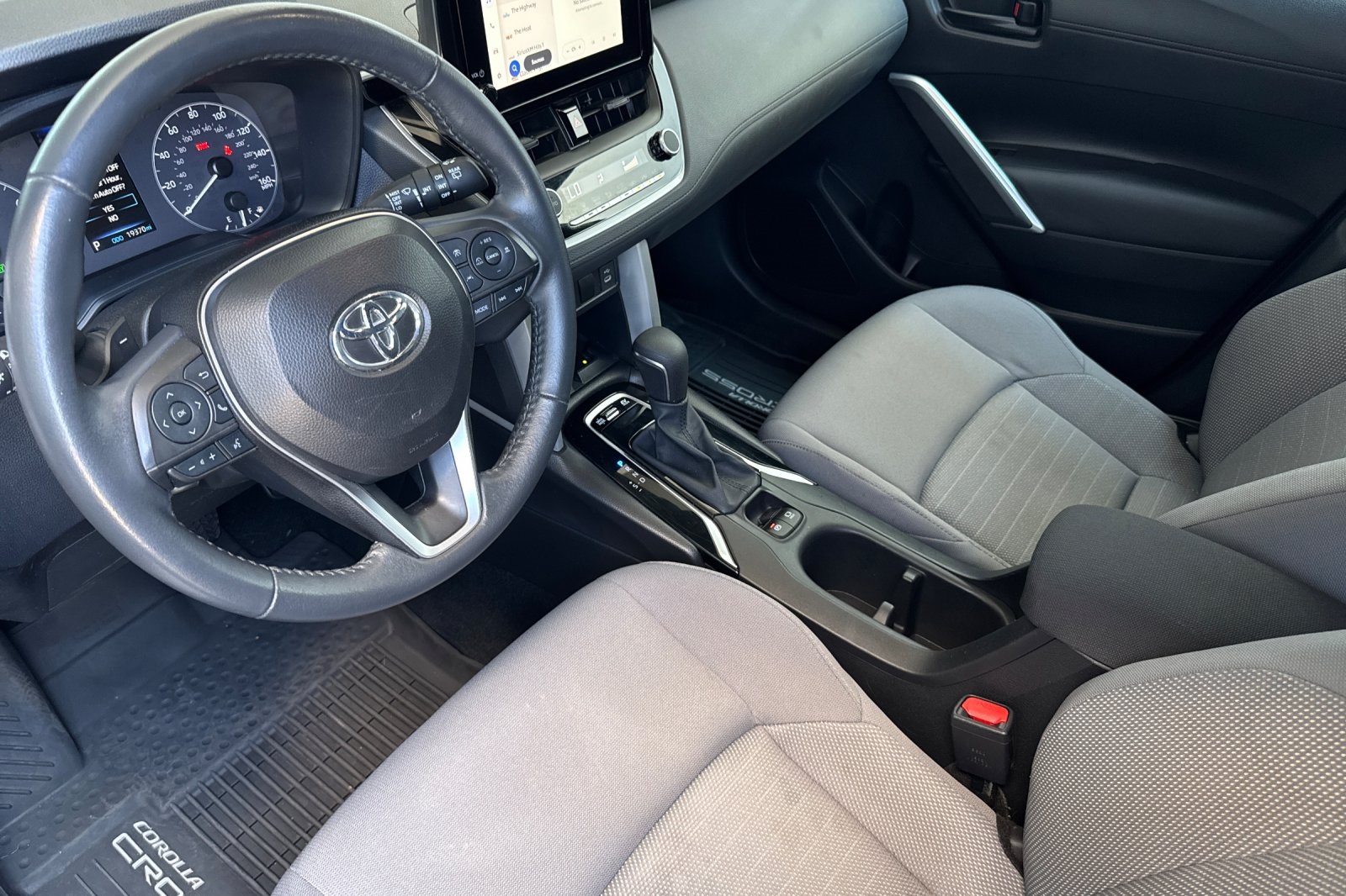 2024 Toyota Corolla Cross Hybrid SE photo 10
