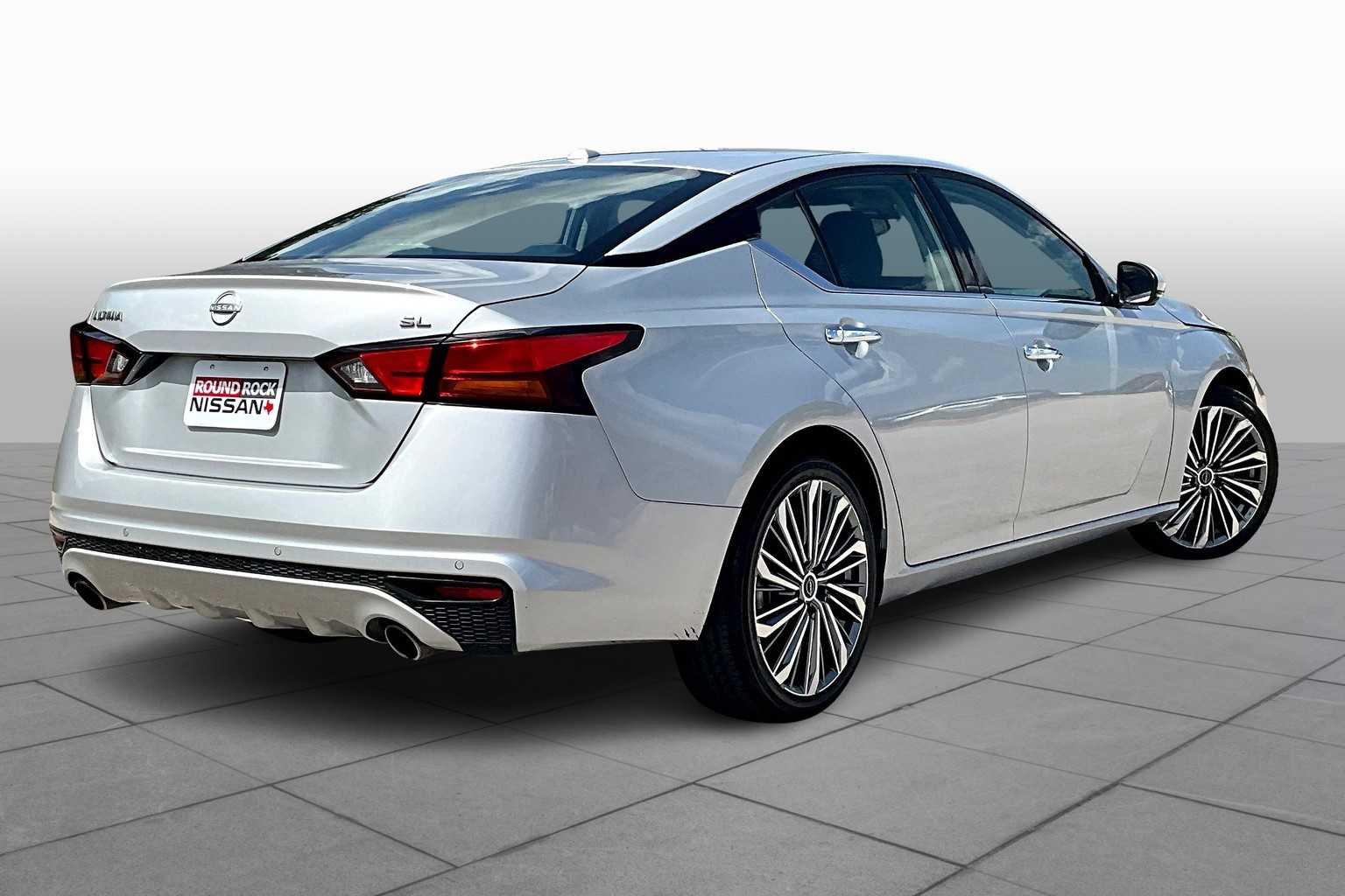 2023 Nissan Altima 2.5 SL photo 12