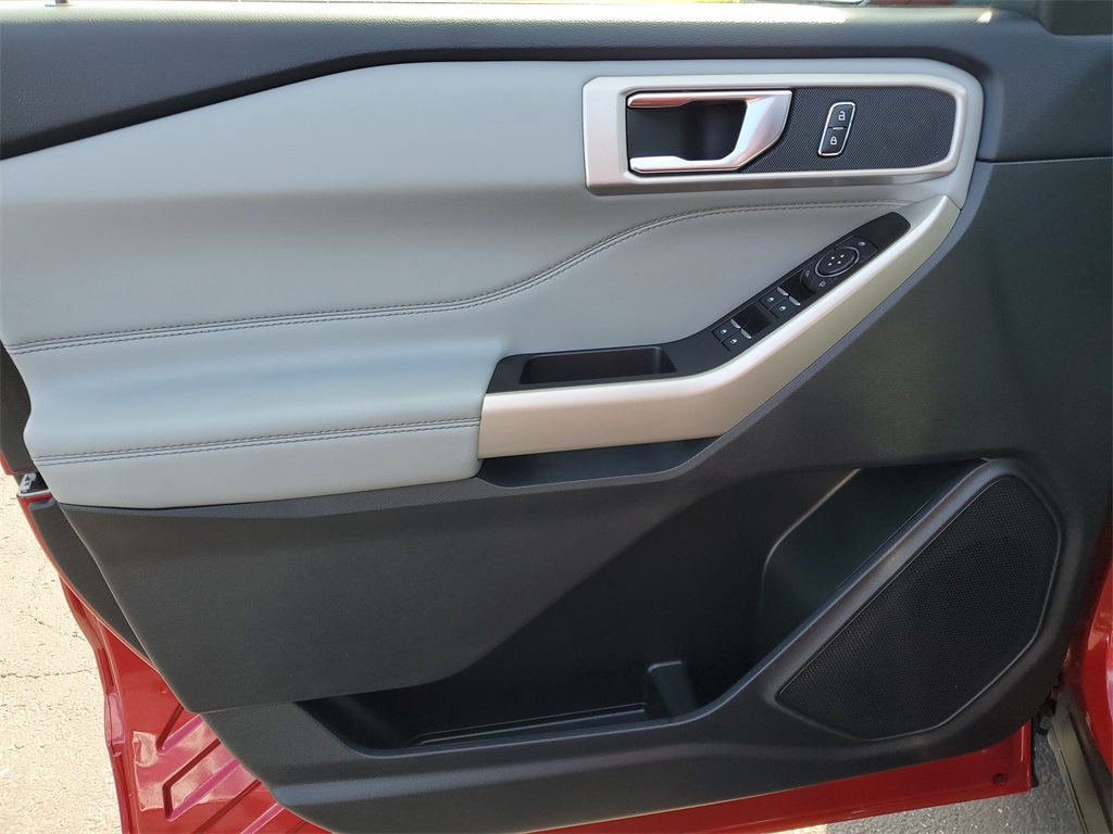 2022 Ford Explorer XLT photo 17