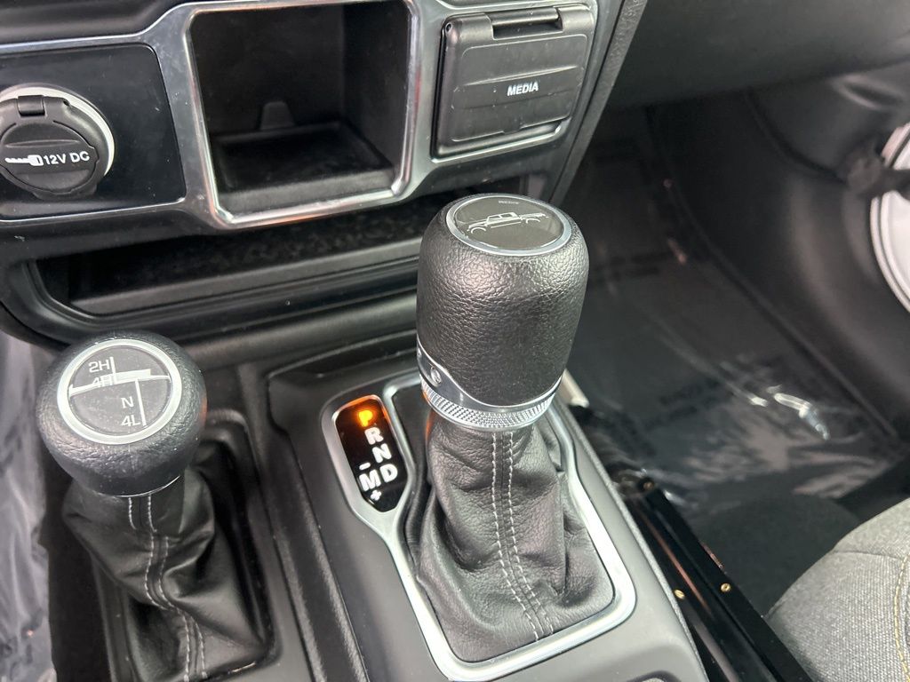 2024 Jeep Gladiator Sport photo 13