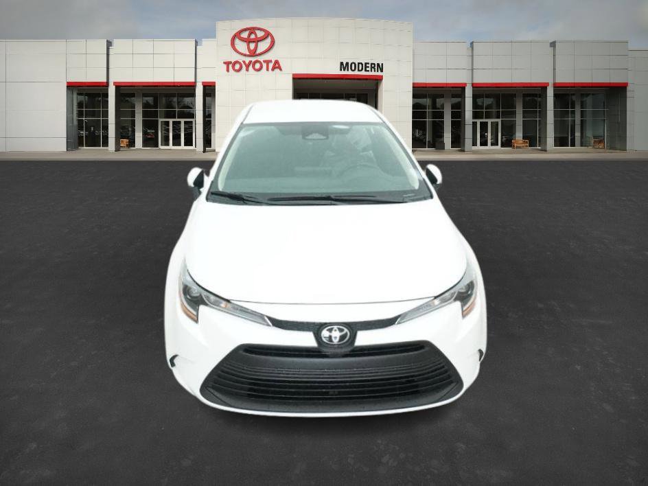 2025 Toyota Corolla LE photo 2
