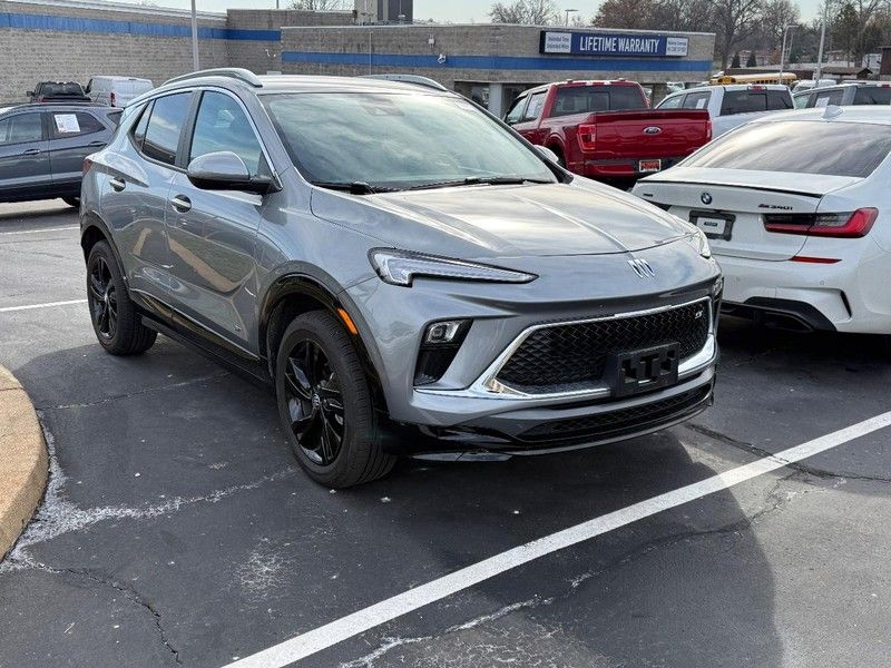 2025 Buick Encore GX Sport Touring's photo