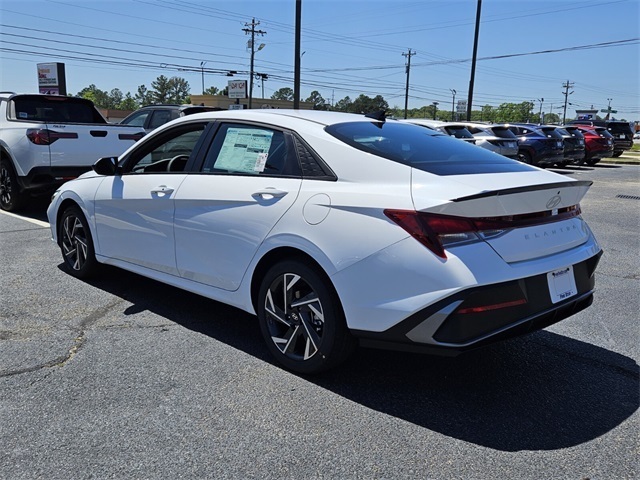 2025 Hyundai Elantra SEL Sport photo 9
