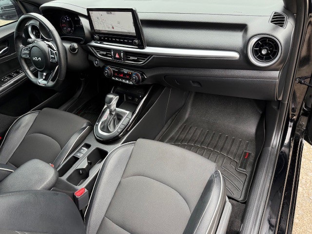 2023 Kia Forte GT-Line photo 17