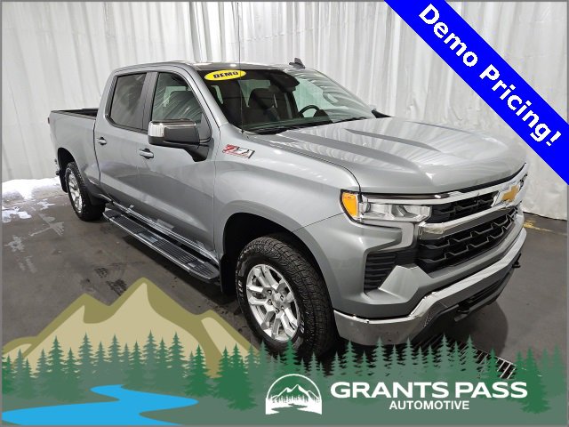 2025 Chevrolet Silverado 1500 LT's photo