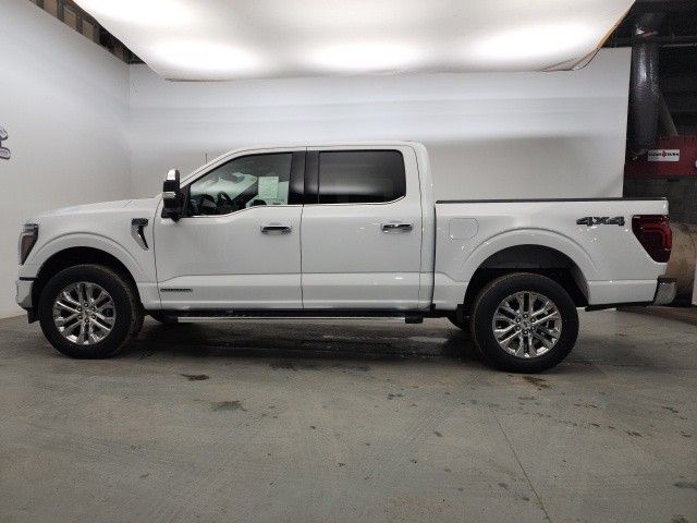 2025 Ford F-150 Lariat photo 3